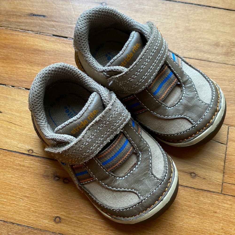 Stride Rite 3.5 w baby shoes sneakers